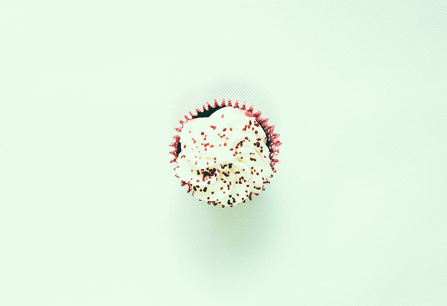 beautiful cupcake, Beautiful, cupcake, dessert, minimalistic, simplistic, sweet, close-up, backgrounds, studio shot