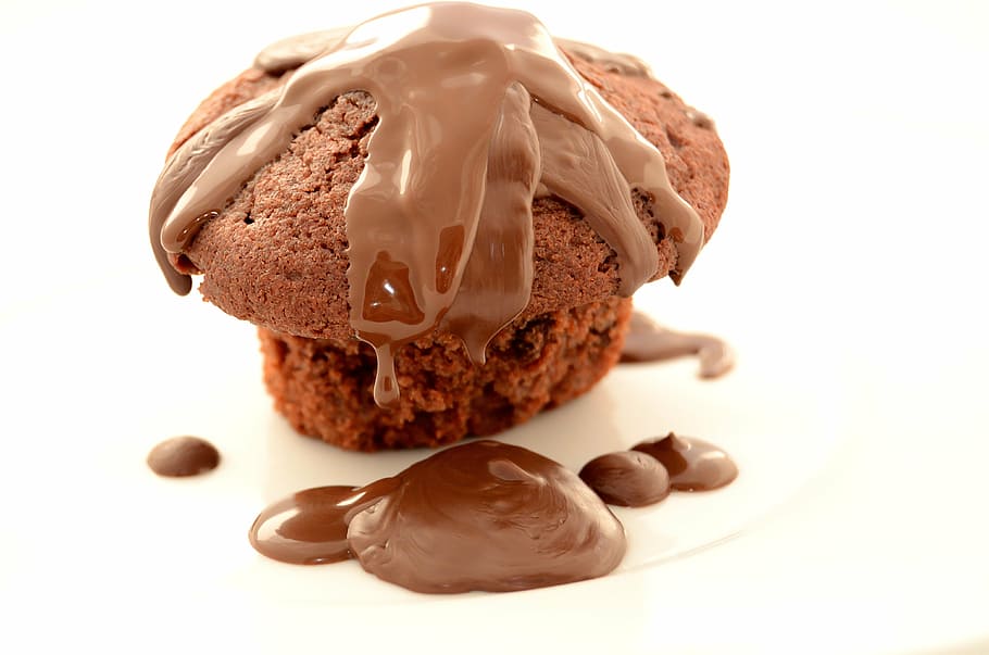 muffin, chocolate syrup toppings, bun, chocolate, sweets, dessert, eating, cocoa, taste, sweet