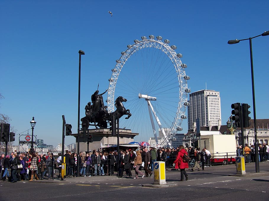 London Eye, Londres, Inglaterra, Rua, a multidão, a interseção, monumento, céu claro, dia, ao ar livre