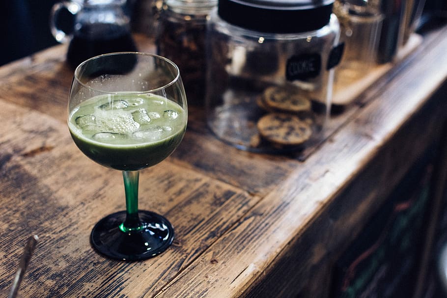 matcha cocktail, café, Matcha, cocktail, drink, alcohol, drinking Glass, table, restaurant, wine