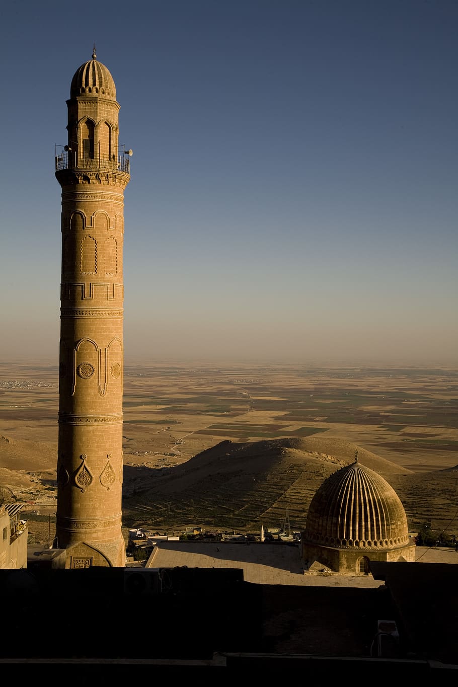 mardin, turquía, paisaje, mesopotamia, arquitectura, gran mezquita, minaretes, ciudad, cúpula, fe
