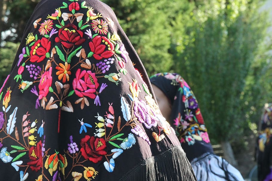 morals, traditions, sardinia, culture, embroidery, veils, focus on foreground, floral pattern, real people, one person