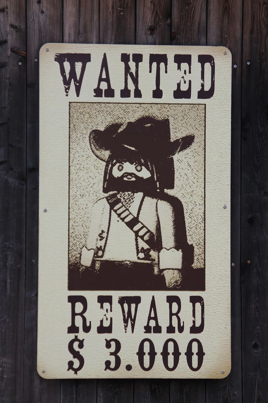 wanted, reward $3,000 signage, bandit, playmobil, shield, western, criminal, gangster, communication, text