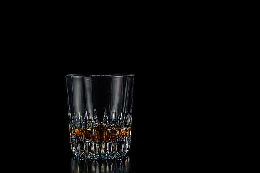cristal de rocas claras, whisky, vaso de whisky, wiskeyglas, alcohol, ron, brandy, bar, bebida, vaso de cristal