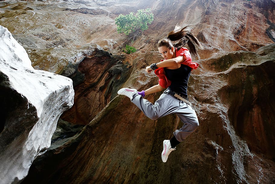 woman, black, shirt, jumping, mountain, jump, abyss, fighting stance, defense, girl