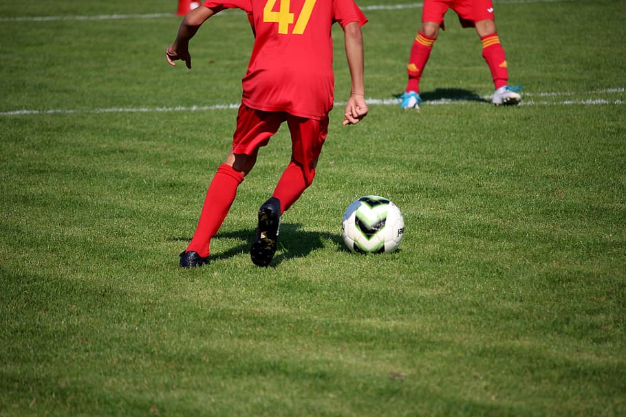 sepak bola, anak laki-laki, pemain, olahraga, anak, anak-anak, kesenangan, lari, tujuan, permainan