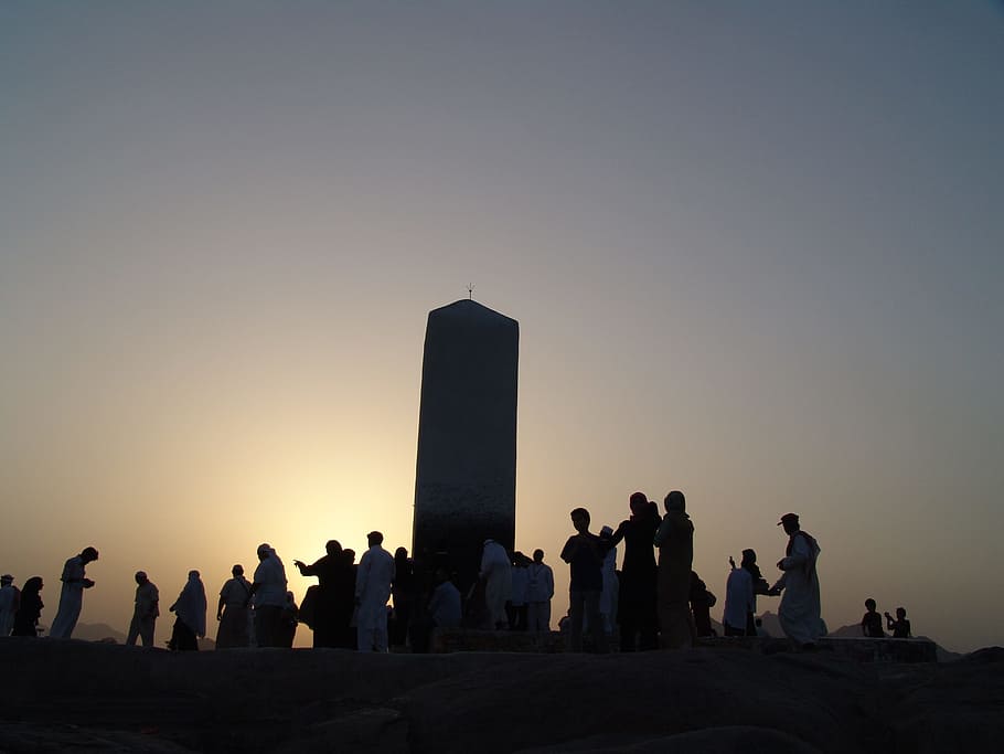 arafat, la montaña de la misericordia, la meca, cielo, grupo de personas, multitud, gran grupo de personas, puesta de sol, personas reales, arquitectura