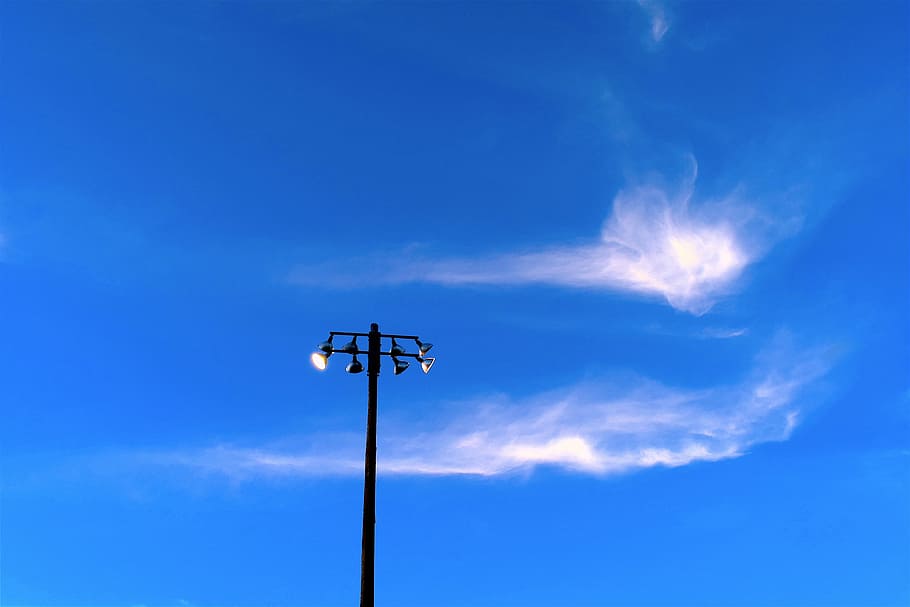 Poste de luz, nuvens, céu azul, céu, azul, poste, aço, poder, ao ar livre, metal
