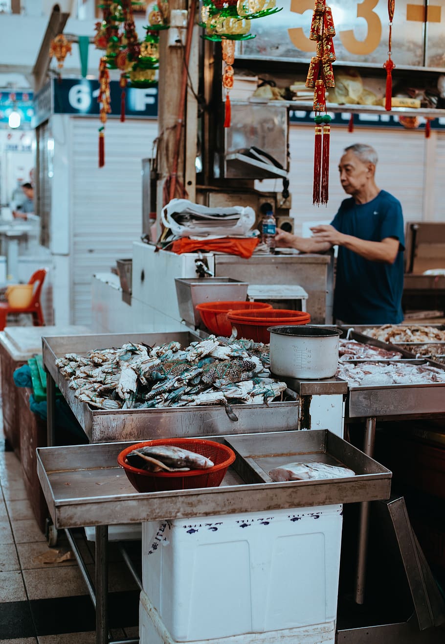 people, old, elderly, man, vendor, wet, market, fish, crabs, real people