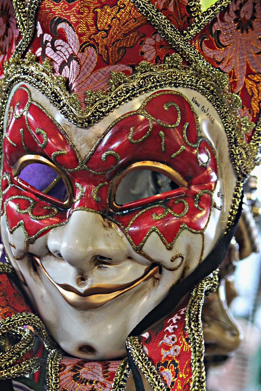 superficial, fotografía de enfoque, rojo, blanco, máscara veneciana, máscara facial, máscara, mardi gras, desfile, nueva orleans