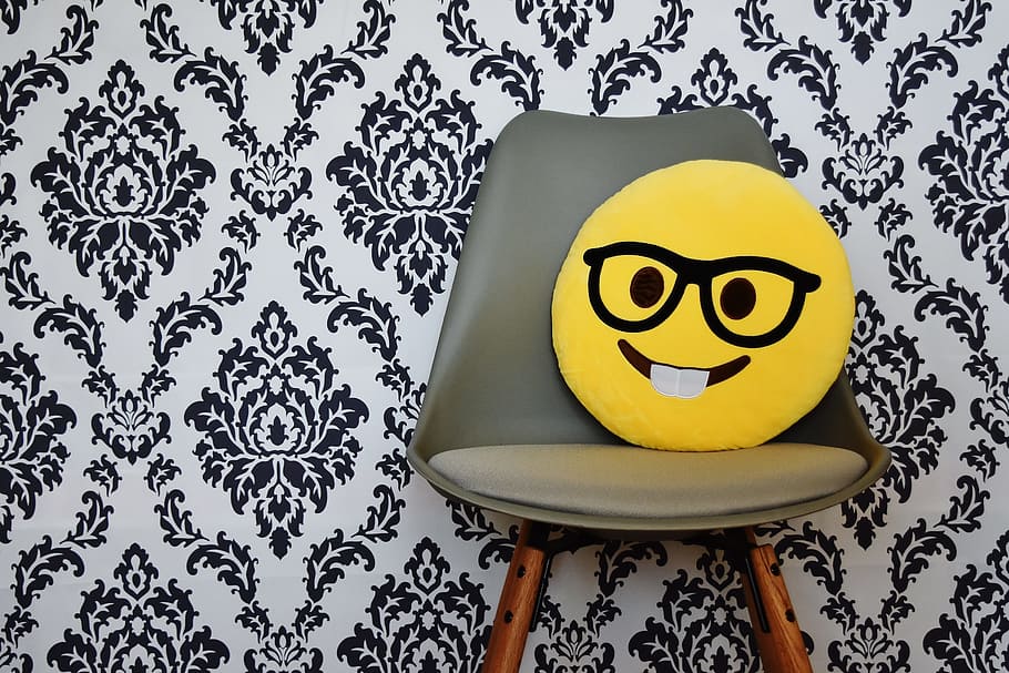 スマイリー 椅子 笑い 感情 モダン 背景 陽気 面白い 装飾 黄色 Pxfuel