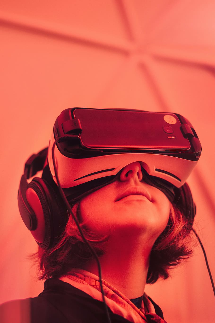 mulher, vestindo, óculos de VR, diversão, Gadgets, menina, cabelo, modelo, tecnologia, realidade virtual