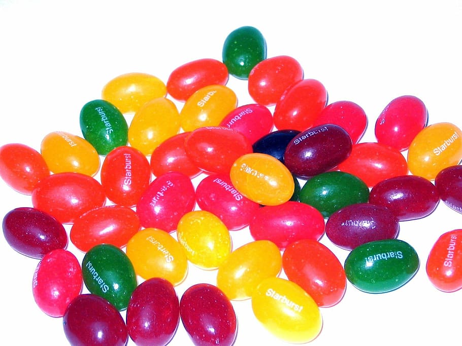 granos de caramelo multicolores, starburst, caramelos, dulces, azúcar, dulce, sobre, huevo, gummibärchen, gelatina