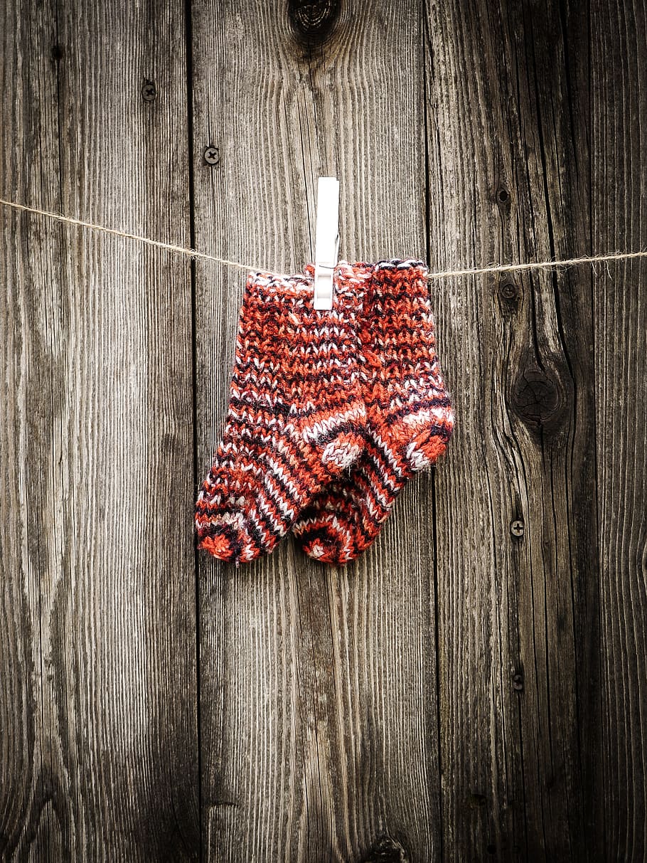 socks, baby socks, baby, rope, leash, laundry, clothes peg, knitted, knitting socks, colorful
