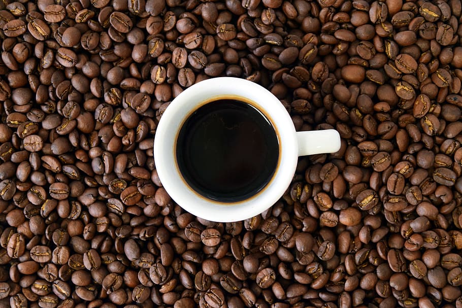 화이트, 세라믹, 찻잔, 채워진, 커피, 상단, 커피 콩 많은, 커피 콩, 방향, 카페