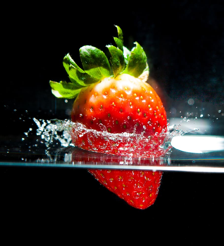 strawberry, in the water, motion, spray, the dark background, fruit, red, black background, berry fruit, food and drink