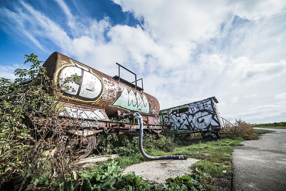 grafitti art, alone, Rusted, Wagon, Field, art, clouds, colorful, fields, grafitti