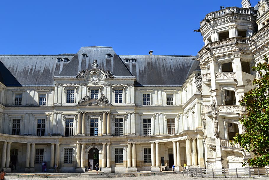 château de blois, château of gaston of orléans, blois, castle, court, staircase, slate roof, châteaux de la loire, architecture, loire valley