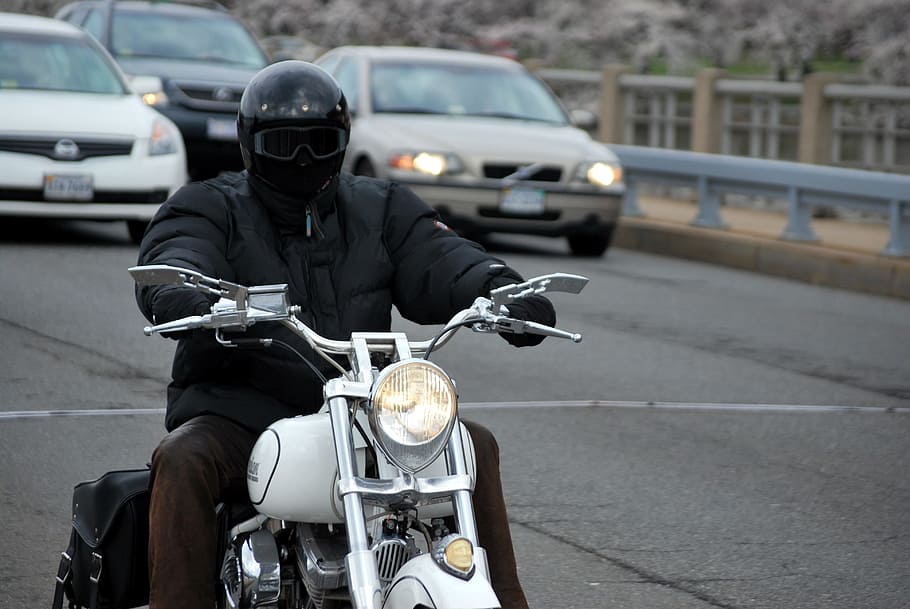 man, riding, cruiser motorcycle, street, Motorcycle, Rider, Bike, Helmet, Traffic, motorcycle, rider, bike