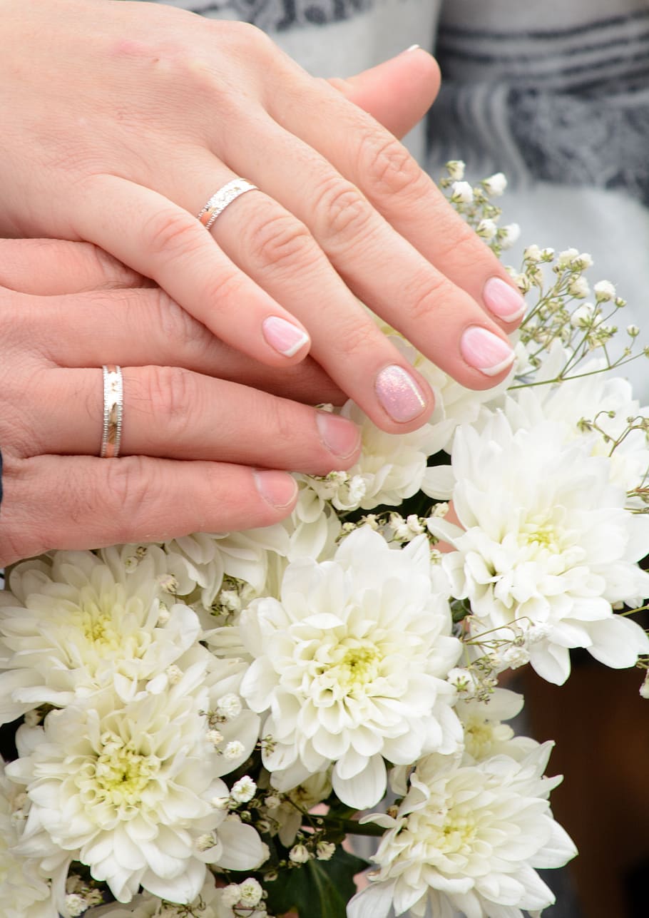 wedding, marriage, wedding rings, wedding vow, happiness, family, wedding flowers, chrysanthemums, groom, bride
