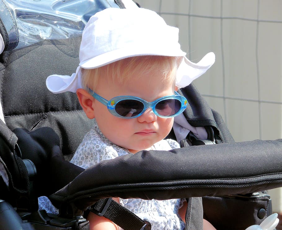 baby, stroller, daytime, child, solar glasses, real people, one person, glasses, sunglasses, fashion