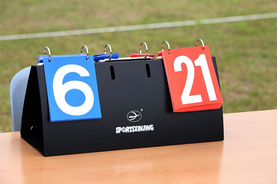 scoreboard, score, count, the referee, number, sport, blue, focus on foreground, day, communication