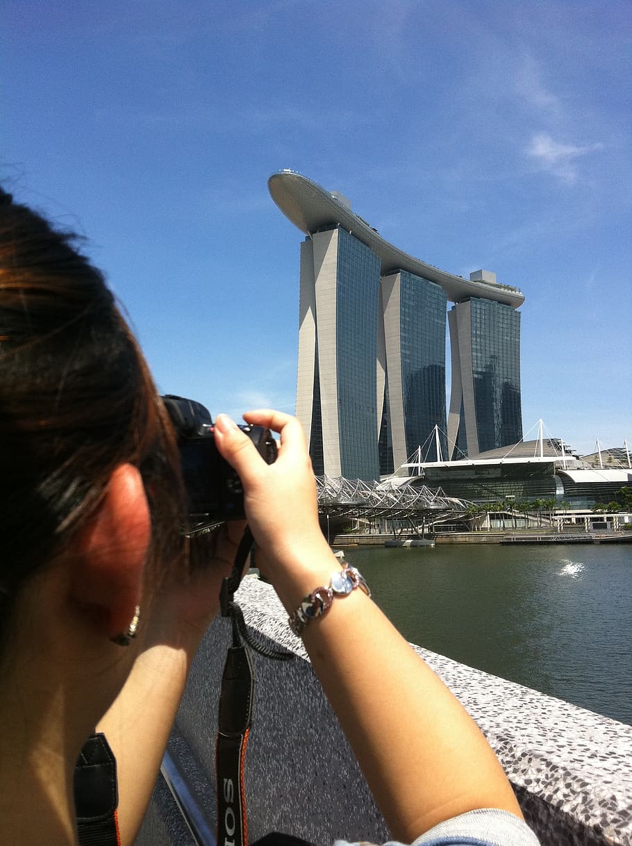 areia da baía da marina, fotografia, céu azul, tirar fotos, Singapura, arquitetura, uma pessoa, estrutura construída, temas de fotografia, fotografar