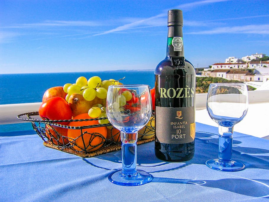 rozes wine bottle, drinking glass, wine, beach, benefit from, relax, enjoy, holiday, sea, leisure