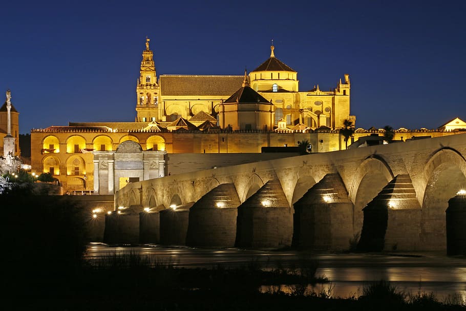 marrom, concreto, construção, ponte, período noturno, Córdoba, Igreja, rio, noite, água