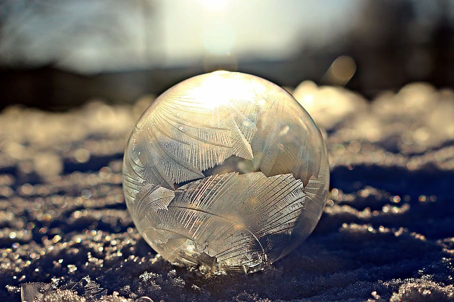 focus photo, round, clear, glass ball, frosted soap bubble, eiskristalle, frost blister, soap bubble, cold, winter
