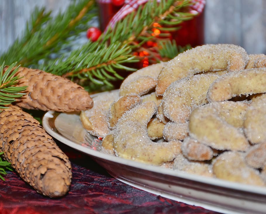 cooked, food, sugar toppings, vanillekipferl, cookie, christmas cookies, cone shape, bake, christmas, pastries