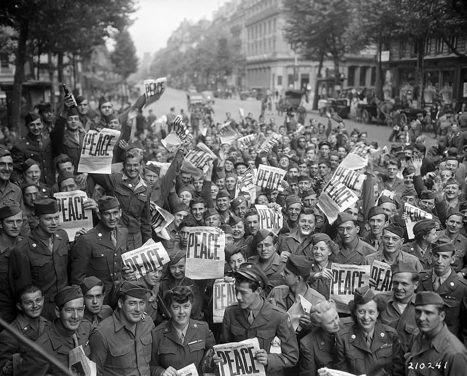 militer, personel, merayakan, mengakhiri, Sekutu, personel militer, Paris, VJ Day, Perang Dunia II, personel militer sekutu