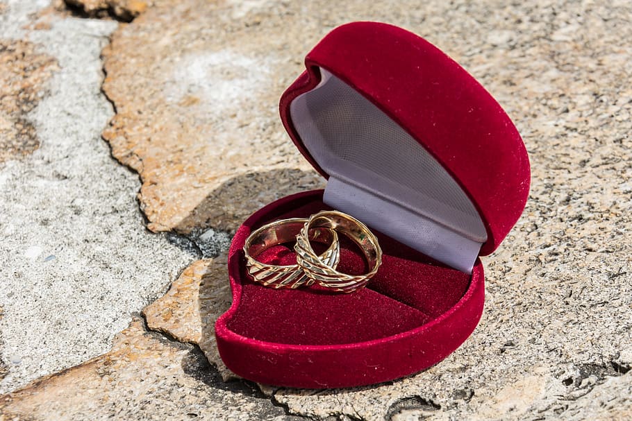 terbuka, kotak cincin kawin, cincin, cincin kawin, hari pernikahan, cinta, pernikahan, hari, romansa, emas