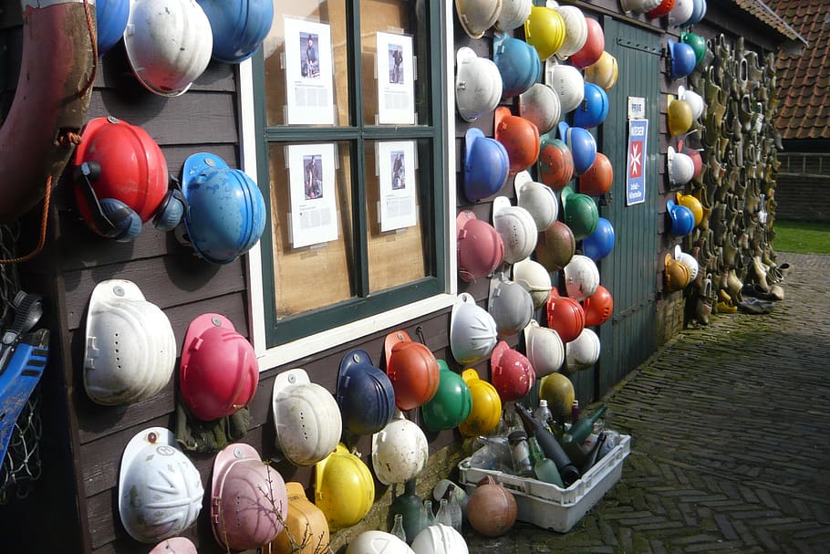 strandjutters museum, helmets, found, washed up, multi colored, choice, large group of objects, variation, day, balloon
