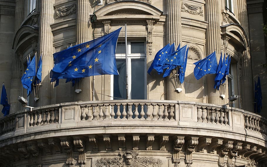 azul, plano, blanco, estante, edificio, banderas de la unión europea, balcón, arquitectura, parís, francia
