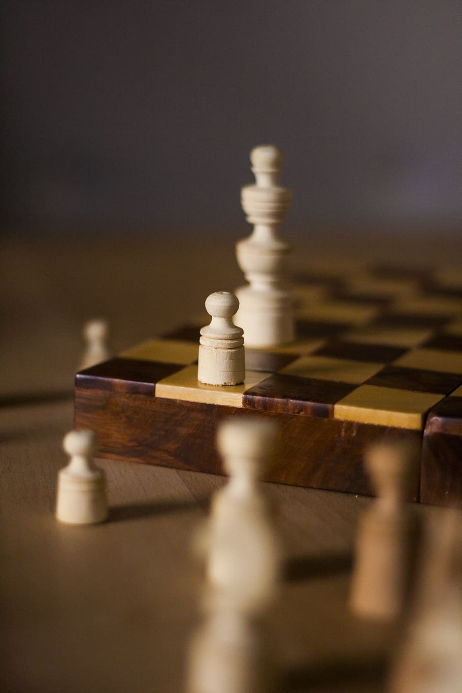 chess, chess board, board game, game, strategy, figures, wood, bauer, king, gesellschaftsspiel
