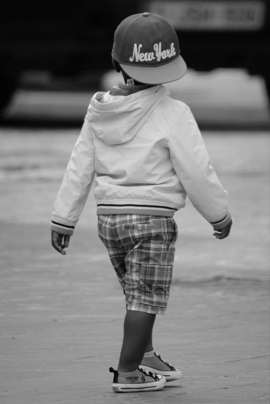 Child, People, Pet, Clothing, boy, full length, casual clothing, hat, one person, rear view
