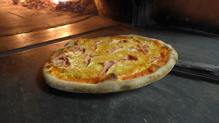 pizza, stone oven, wood fired pizzas, pizza oven, lunch, scalloped, italy, oven, pasta, of course