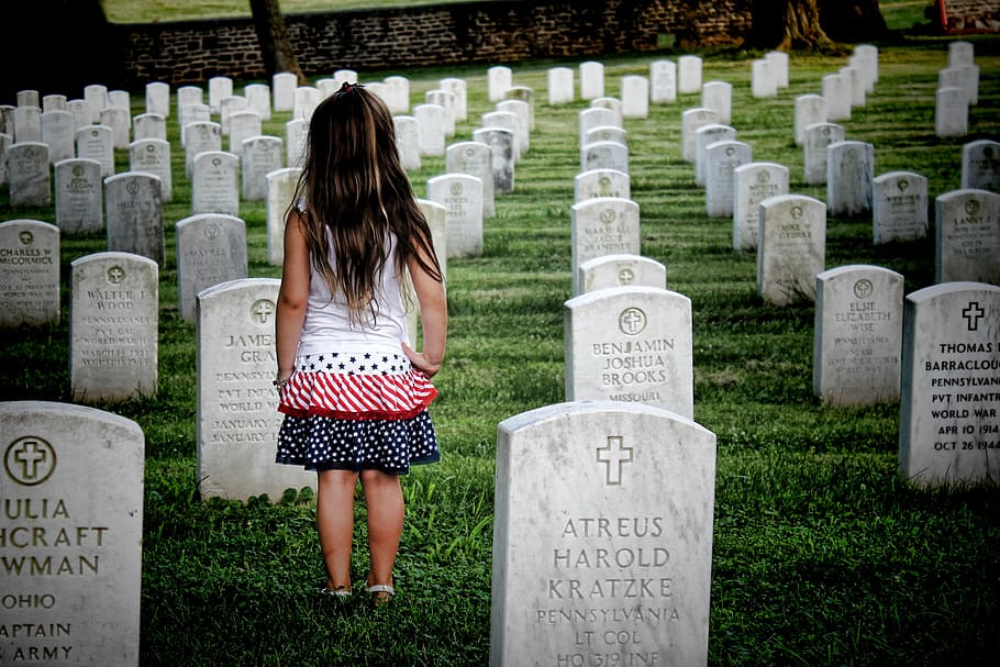 Chica en el cementerio, cementerio, cementerio nacional, Gettysburg, nacional, memorial, monumento, tumba, piedra, militar