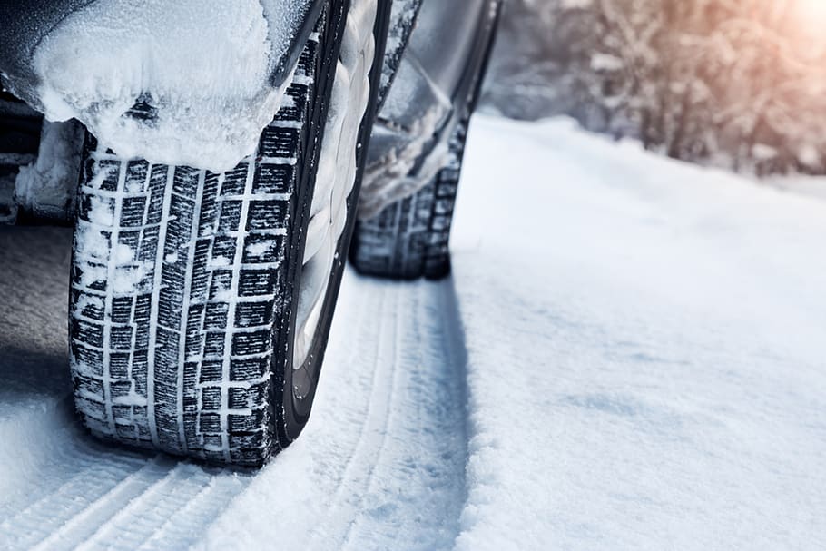 Neumático de invierno, neumáticos, rueda, coche, goma, nieve, frío, invierno, transporte, modo de transporte