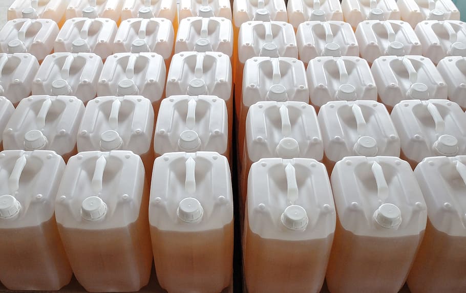 white, labeled, plastic container lot, Canister, Liquid, Detergent, Chemistry, liquid detergent, commodity, contract manufacturing