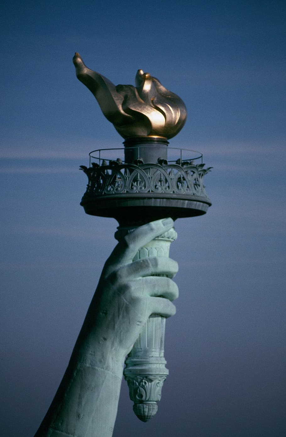patung, fotografi obor kebebasan, siang hari, patung liberty, api, obor, simbol, dom, lengan, kota new york