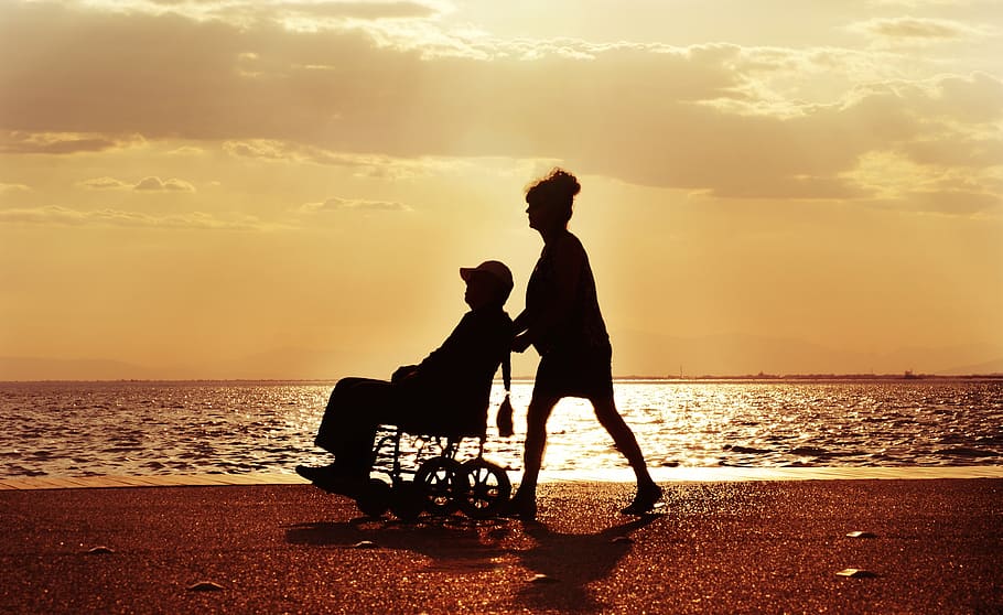 silla de ruedas, espaciador, cuidado de niños, discapacitados, para, mar, puesta de sol, personajes, cielo, agua