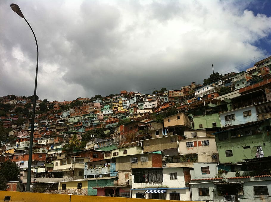 Caracas, Venezuela, barriada, barrio venezolano, ciudad, paisaje urbano, arquitectura, nube - cielo, exterior del edificio, vida de la ciudad