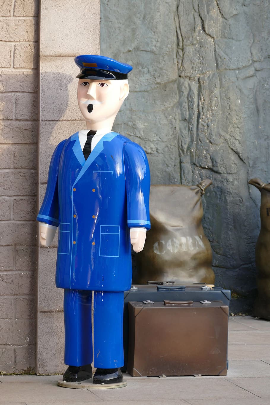 man, train, guard, person, rail, conductor, statue, plastic, luggage, station