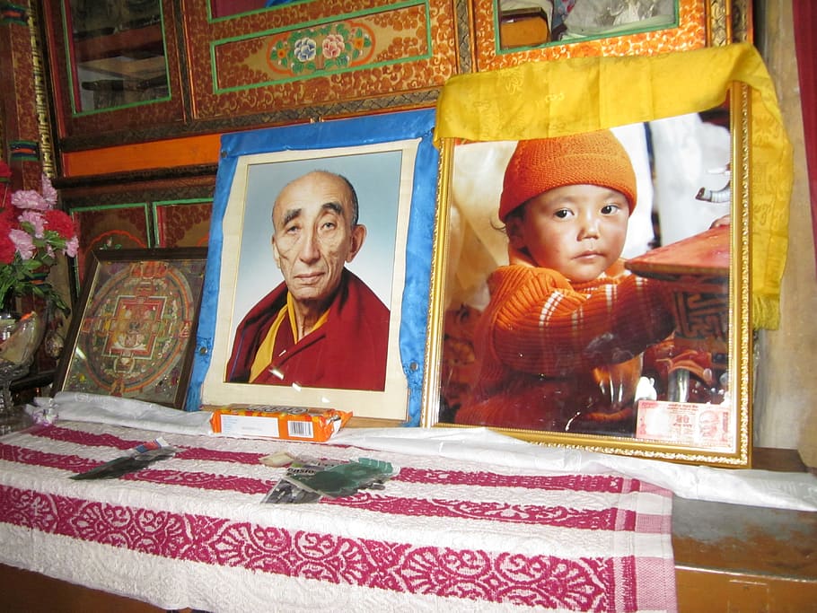bakula, rinpoche, rimpoche, foto, monasterio spituk, preparación de mandala, monje, pintor, artista, arte