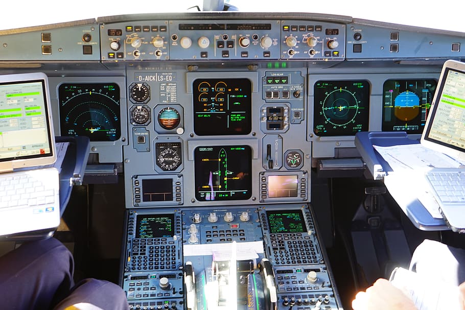abu-abu, panel kontrol pesawat, pesawat, panel kontrol, kokpit, penerbangan, mesin, alat ukur, pertunjukan, dek penerbangan