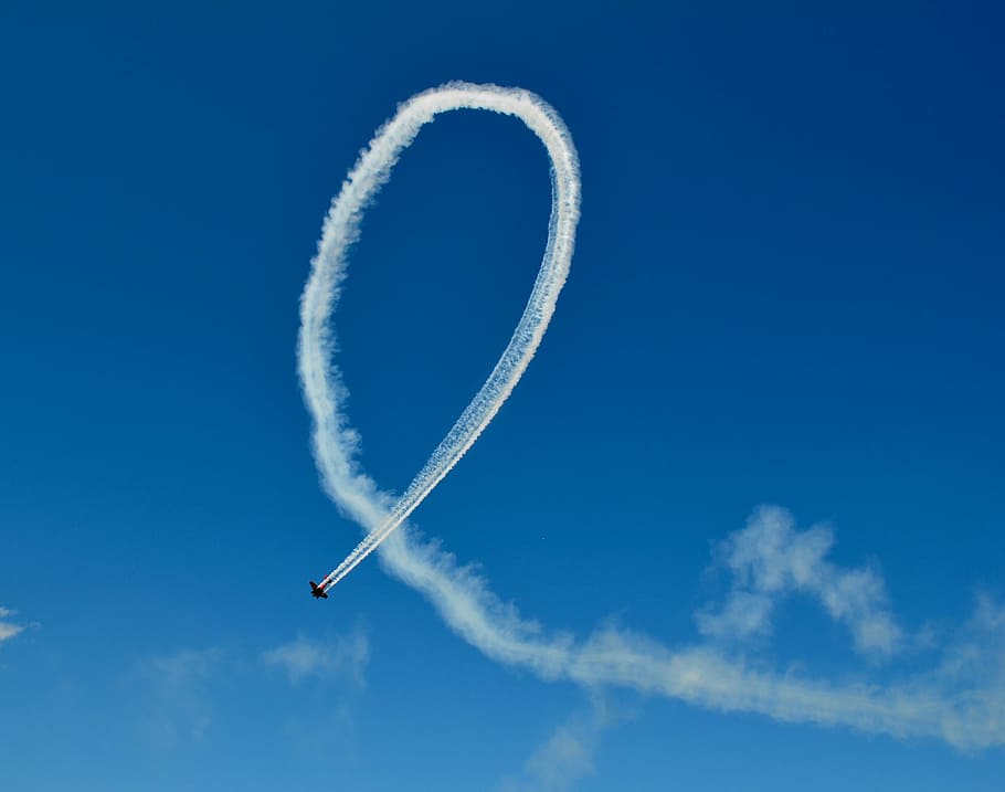 Airshow, Airplane, Smoke, Aviation, aircraft, vapor trail, sky, stunt, aerobatics, blue