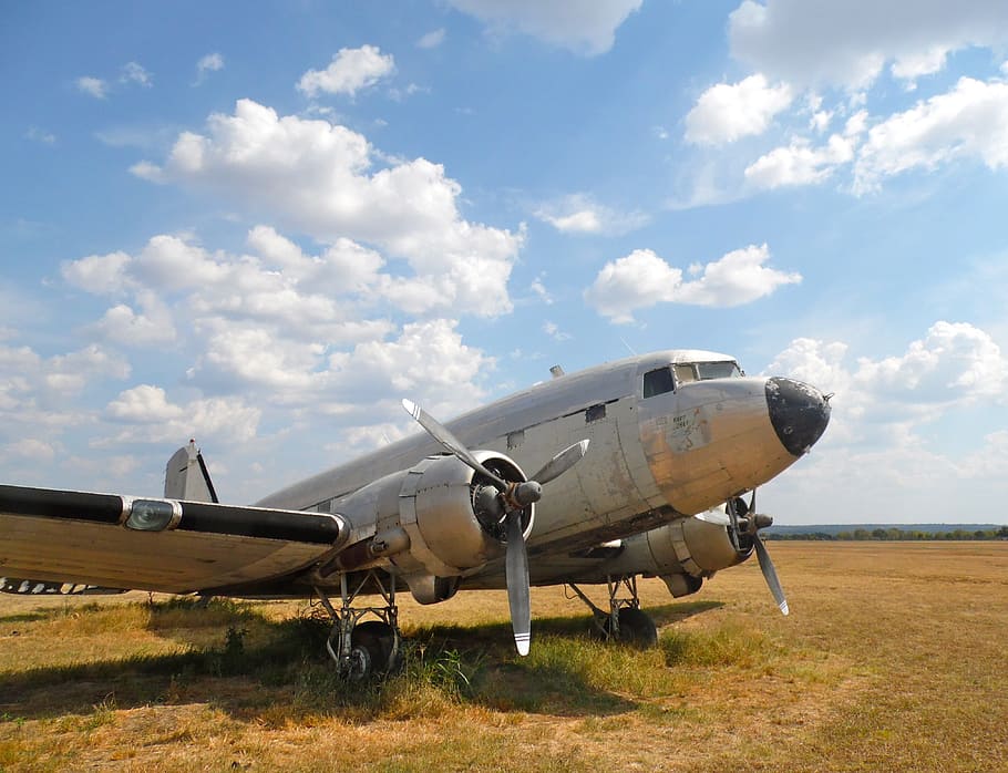 white, monoplane, green, grass field, cloudy, sky, dc-3, aircraft, old, classic