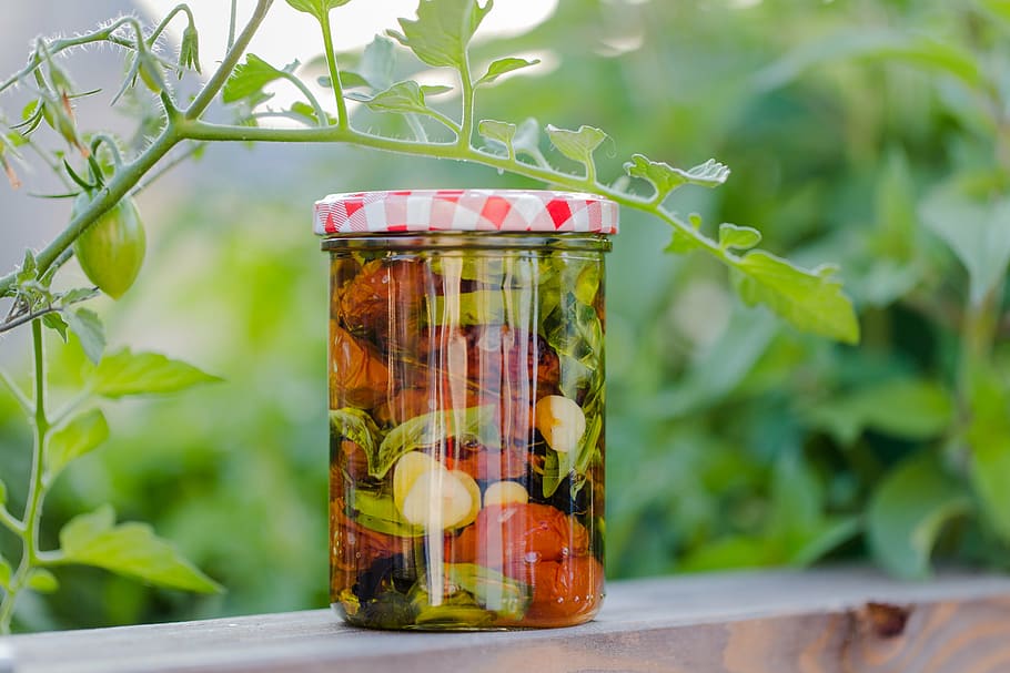 pickles, clear, glass jar, gray, pavement, homemade, italy, mediteran, tomatoes, garlic